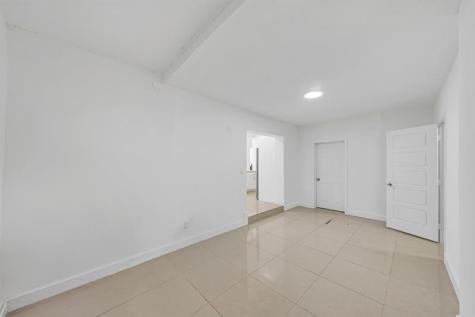 16010 NE 5th Avenue Miami FL 33162