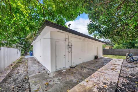 16010 NE 5th Avenue Miami FL 33162