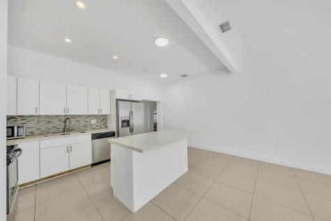 16010 NE 5th Avenue Miami FL 33162