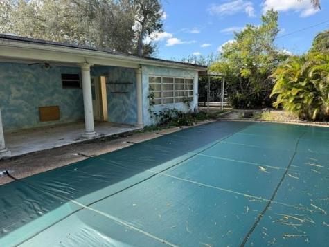 6911 Harding Street Hollywood FL 33024