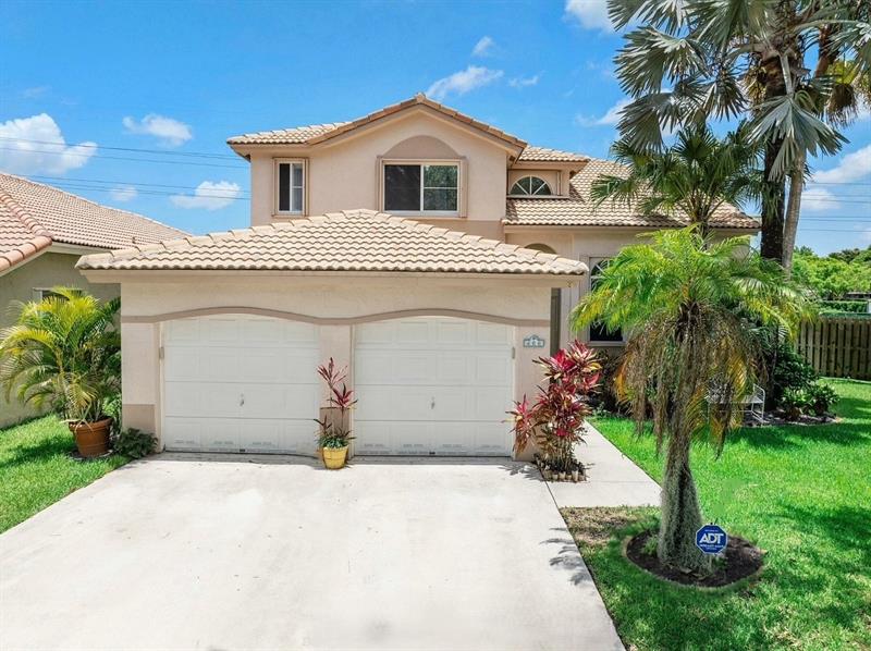 466 E Royal Cove Circle Davie FL 33325