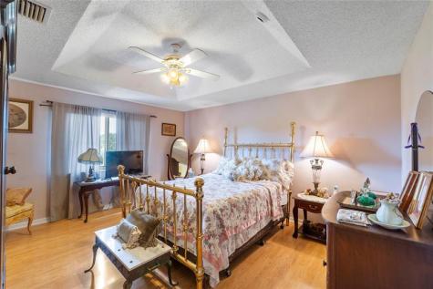 466 E Royal Cove Circle Davie FL 33325