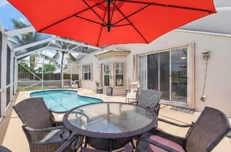 466 E Royal Cove Circle Davie FL 33325