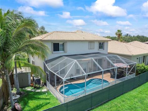 466 E Royal Cove Circle Davie FL 33325