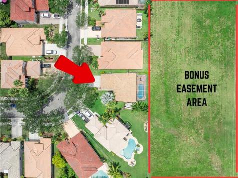466 E Royal Cove Circle Davie FL 33325