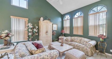 466 E Royal Cove Circle Davie FL 33325