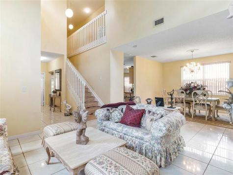 466 E Royal Cove Circle Davie FL 33325