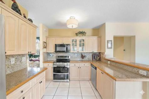 466 E Royal Cove Circle Davie FL 33325