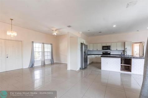 906 E 10th Street Lehigh Acres FL 33972