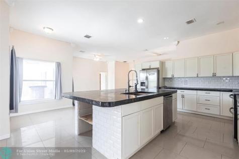 906 E 10th Street Lehigh Acres FL 33972