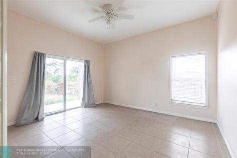 906 E 10th Street Lehigh Acres FL 33972