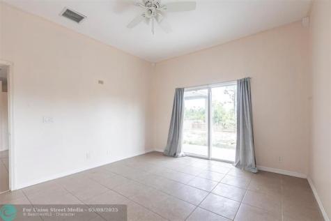 906 E 10th Street Lehigh Acres FL 33972