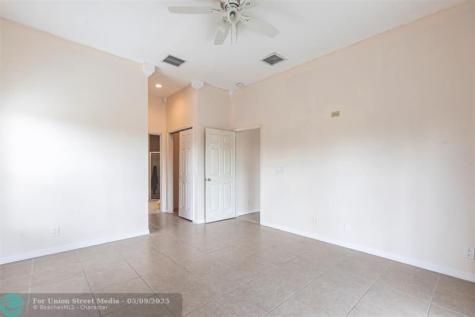 906 E 10th Street Lehigh Acres FL 33972