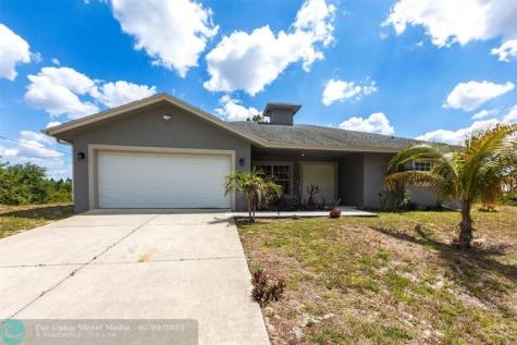 906 E 10th Street Lehigh Acres FL 33972