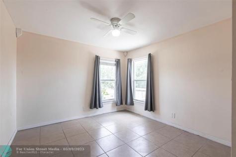 906 E 10th Street Lehigh Acres FL 33972