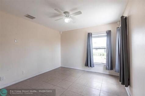 906 E 10th Street Lehigh Acres FL 33972