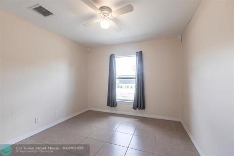 906 E 10th Street Lehigh Acres FL 33972