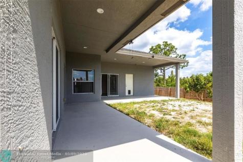 906 E 10th Street Lehigh Acres FL 33972