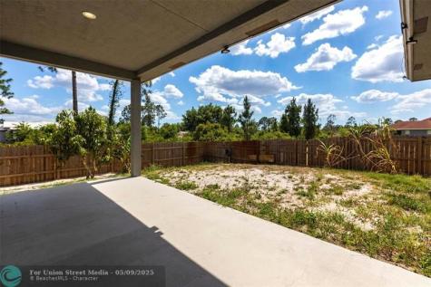 906 E 10th Street Lehigh Acres FL 33972
