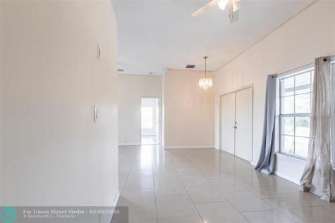 906 E 10th Street Lehigh Acres FL 33972