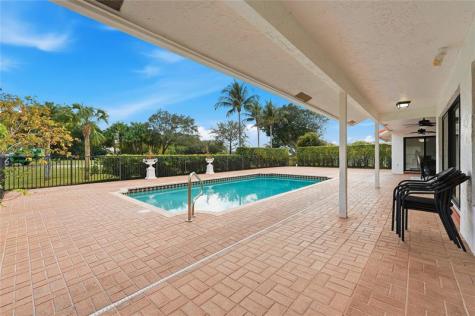 10486 Boca Woods Lane Boca Raton FL 33428