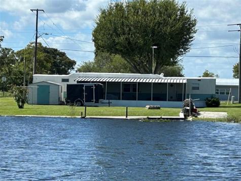 1379 Chobee Street Okeechobee FL 34974