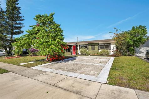6881 SW 2nd Street Pembroke Pines FL 33023