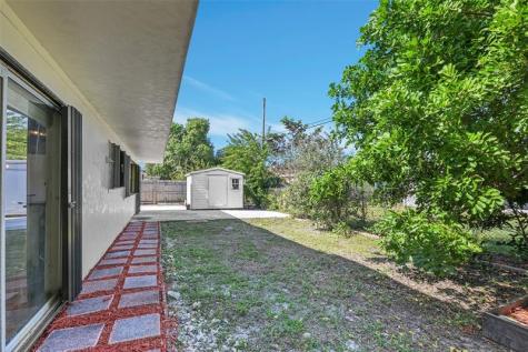 6881 SW 2nd Street Pembroke Pines FL 33023