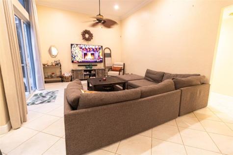 5062 Kensington Circle Coral Springs FL 33076