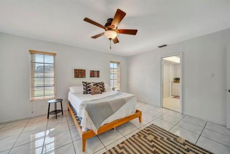 1251 SW 67th Avenue Plantation FL 33317