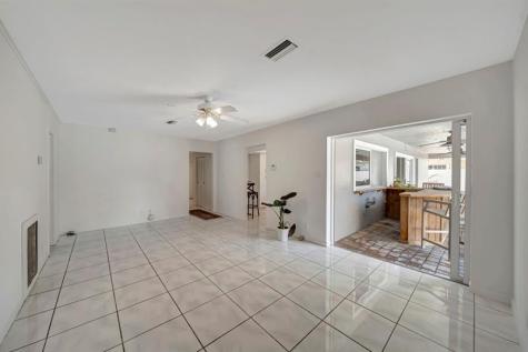 1251 SW 67th Avenue Plantation FL 33317