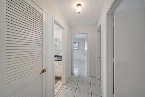 1251 SW 67th Avenue Plantation FL 33317