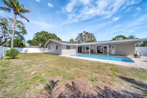 1251 SW 67th Avenue Plantation FL 33317