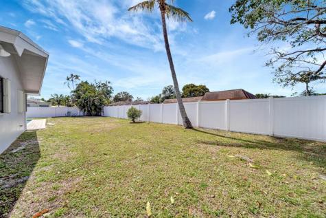 1251 SW 67th Avenue Plantation FL 33317