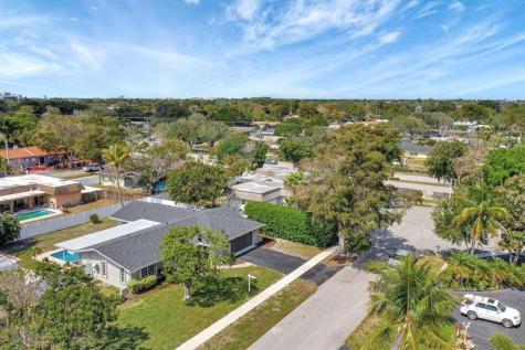 1251 SW 67th Avenue Plantation FL 33317