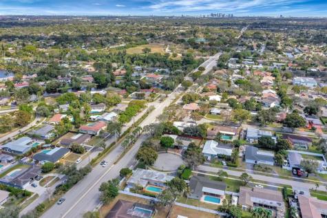 1251 SW 67th Avenue Plantation FL 33317