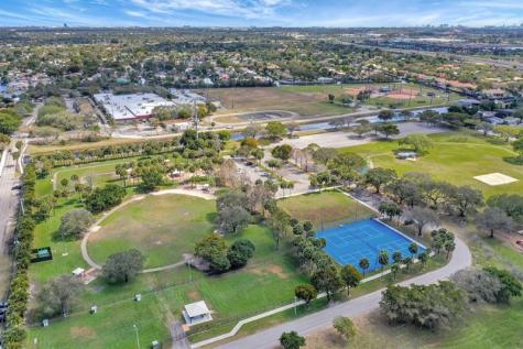 1251 SW 67th Avenue Plantation FL 33317