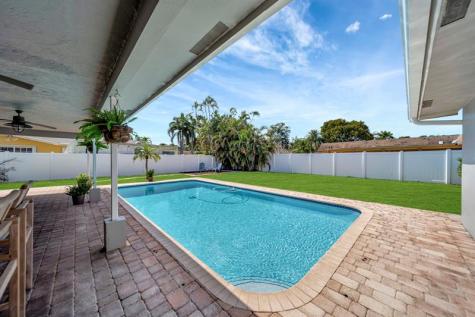 1251 SW 67th Avenue Plantation FL 33317