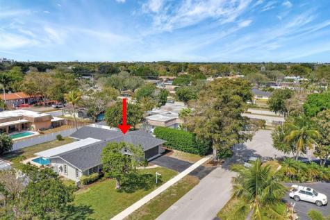 1251 SW 67th Avenue Plantation FL 33317