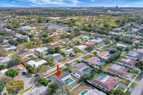 1251 SW 67th Avenue Plantation FL 33317