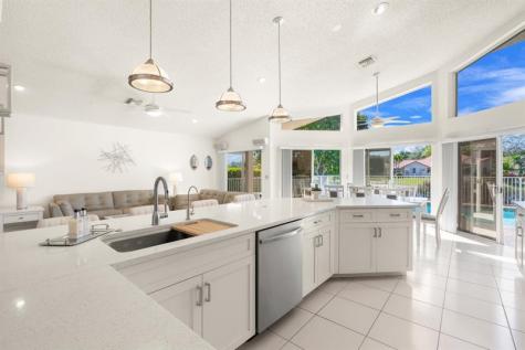 9938 N Springs Way Coral Springs FL 33076