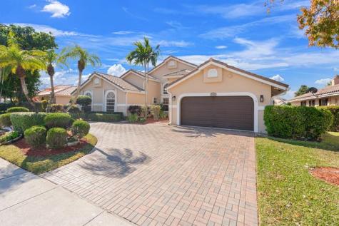 9938 N Springs Way Coral Springs FL 33076