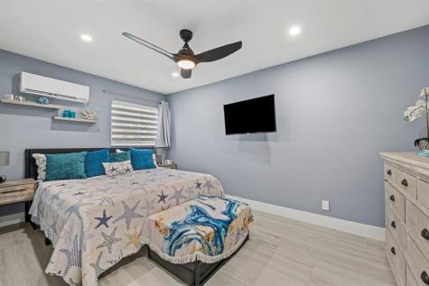 2201 N Surf Road Hollywood FL 33019