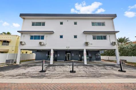 2201 N Surf Road Hollywood FL 33019