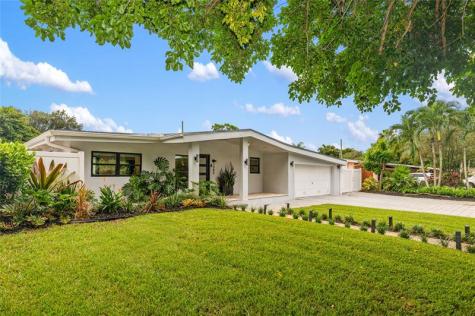 1080 E Country Club Circle Plantation FL 33317