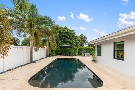 1080 E Country Club Circle Plantation FL 33317