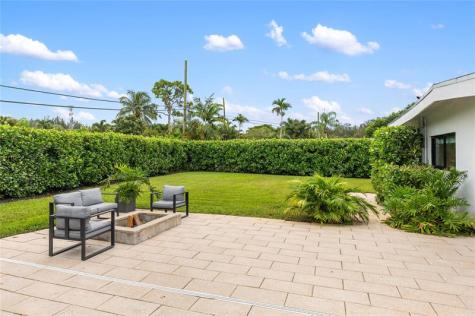 1080 E Country Club Circle Plantation FL 33317