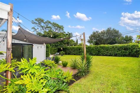 1080 E Country Club Circle Plantation FL 33317
