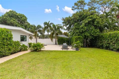 1080 E Country Club Circle Plantation FL 33317