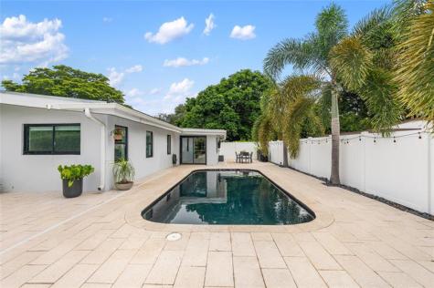 1080 E Country Club Circle Plantation FL 33317